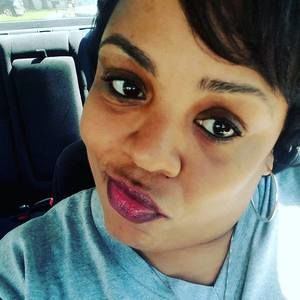 Meet your Posher, Dee